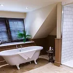 Plough 5* Lupton