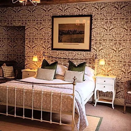 Plough 5* Lupton